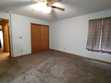 This home is ready for a new owner.  Need to move in quick? on Savannah Oaks Golf Club of Candlewick Lake in Illinois - for sale on GolfHomes.com, golf home, golf lot