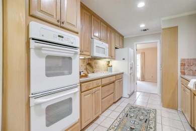 Charming Home in Ridglea Country Club Estates! Nestled in the on Ridglea Golf Course in Texas - for sale on GolfHomes.com, golf home, golf lot