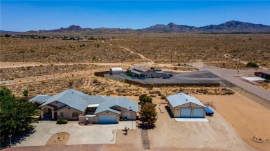 NICE 2,353 SQFT HOME WITH A LARGE FAMILY ROOM WITH ITS OWN on Valle Vista Golf Course in Arizona - for sale on GolfHomes.com, golf home, golf lot
