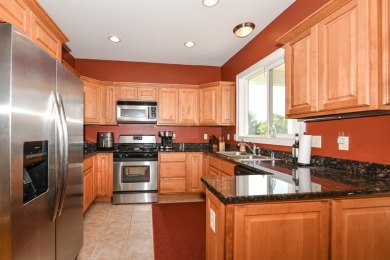 Well maintained 3bed/2.5 bath 2 story condo on one of Geneva on Geneva National Golf Club in Wisconsin - for sale on GolfHomes.com, golf home, golf lot