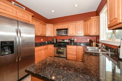 Well maintained 3bed/2.5 bath 2 story condo on one of Geneva on Geneva National Golf Club in Wisconsin - for sale on GolfHomes.com, golf home, golf lot