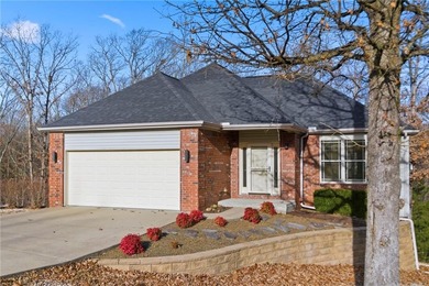 Where comfort meets the Bella Vista lifestyle, this inviting on Bella Vista - Metfield Golf Complex and Country Club in Arkansas - for sale on GolfHomes.com, golf home, golf lot