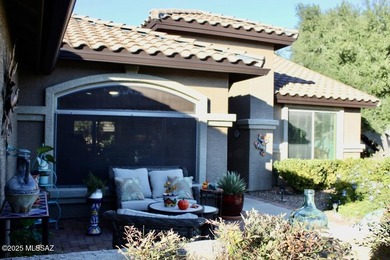 Welcome to this extended Loredo model with  larger dining, den & on Quail Creek Country Club  in Arizona - for sale on GolfHomes.com, golf home, golf lot