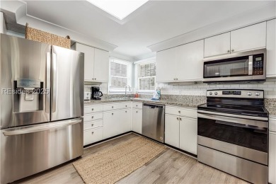 This beautifully updated 2 BR, 2 BA flat in the sought-after on Shipyard Golf Club in South Carolina - for sale on GolfHomes.com, golf home, golf lot