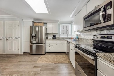 This beautifully updated 2 BR, 2 BA flat in the sought-after on Shipyard Golf Club in South Carolina - for sale on GolfHomes.com, golf home, golf lot