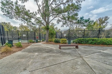 This beautifully updated 2 BR, 2 BA flat in the sought-after on Shipyard Golf Club in South Carolina - for sale on GolfHomes.com, golf home, golf lot