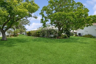 Welcome Home!  This spacious, beautifully updated Philodendron on Mainlands Golf Club in Florida - for sale on GolfHomes.com, golf home, golf lot