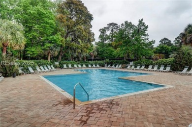 This beautifully updated 2 BR, 2 BA flat in the sought-after on Shipyard Golf Club in South Carolina - for sale on GolfHomes.com, golf home, golf lot