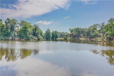 This beautifully updated 2 BR, 2 BA flat in the sought-after on Shipyard Golf Club in South Carolina - for sale on GolfHomes.com, golf home, golf lot
