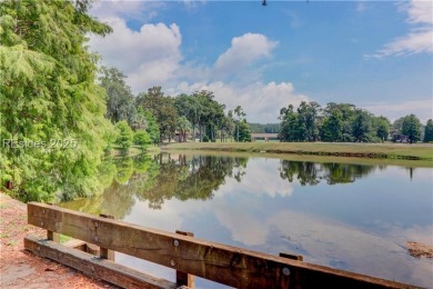 This beautifully updated 2 BR, 2 BA flat in the sought-after on Shipyard Golf Club in South Carolina - for sale on GolfHomes.com, golf home, golf lot