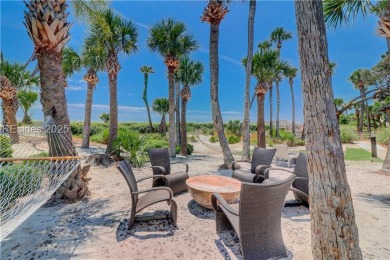 This beautifully updated 2 BR, 2 BA flat in the sought-after on Shipyard Golf Club in South Carolina - for sale on GolfHomes.com, golf home, golf lot