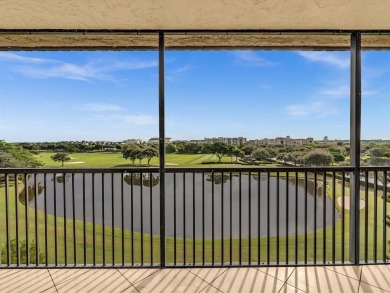 Experience elevated living in this beautifully updated 2-bed on  in Florida - for sale on GolfHomes.com, golf home, golf lot