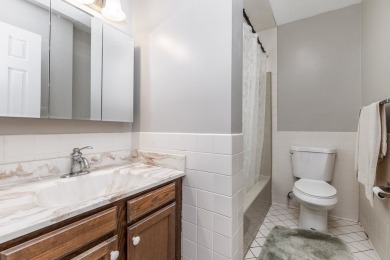 Bright, airy, and updated 4 bed, 2.5 bath Galena Territory on Eagle Ridge Inn and Resort in Illinois - for sale on GolfHomes.com, golf home, golf lot
