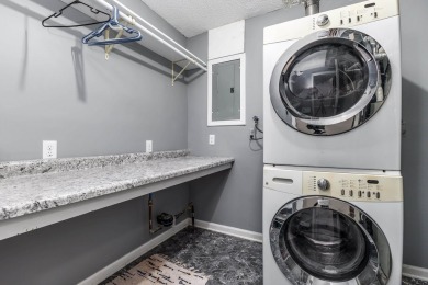 Bright, airy, and updated 4 bed, 2.5 bath Galena Territory on Eagle Ridge Inn and Resort in Illinois - for sale on GolfHomes.com, golf home, golf lot