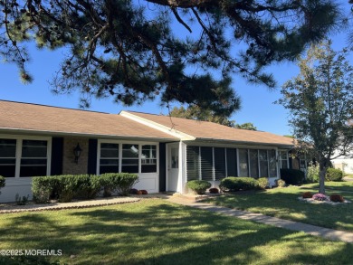 Come view this beautiful Cambridge model home. Well maintained & on Leisure Village West Assoc. in New Jersey - for sale on GolfHomes.com, golf home, golf lot