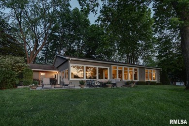 Straight out of a designer magazine comes this immaculate 3 on Spring Lake Country Club in Illinois - for sale on GolfHomes.com, golf home, golf lot