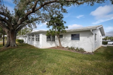 Seller is offering a 5,000 credit to buyer with accepted offer on Mainlands Golf Club in Florida - for sale on GolfHomes.com, golf home, golf lot