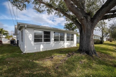 Seller is offering a 5,000 credit to buyer with accepted offer on Mainlands Golf Club in Florida - for sale on GolfHomes.com, golf home, golf lot