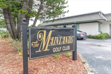 Seller is offering a 5,000 credit to buyer with accepted offer on Mainlands Golf Club in Florida - for sale on GolfHomes.com, golf home, golf lot