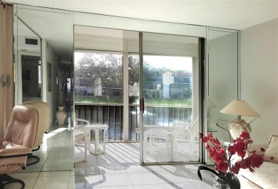 Nice Furnished, turn key, 2 bed convertible on second floor with on Hollybrook Golf and Tennis Club  in Florida - for sale on GolfHomes.com, golf home, golf lot