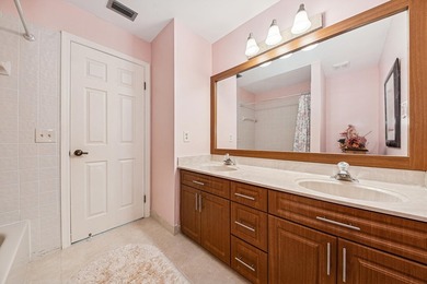 Beautifully furnished townhome located in the Windermere on PGA National Golf Club in Florida - for sale on GolfHomes.com, golf home, golf lot