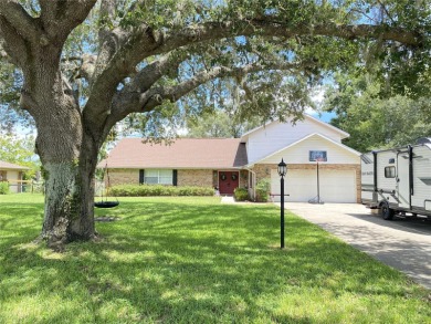 Under contract-accepting backup offers. **This is priced to on Williston Highlands Golf and Country Club in Florida - for sale on GolfHomes.com, golf home, golf lot