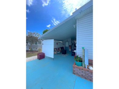 Welcome to the gorgeous community of LAKE FAIRWAYS! This vibrant on Lake Fairways Country Club in Florida - for sale on GolfHomes.com, golf home, golf lot