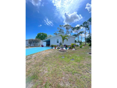 Welcome to the gorgeous community of LAKE FAIRWAYS! This vibrant on Lake Fairways Country Club in Florida - for sale on GolfHomes.com, golf home, golf lot