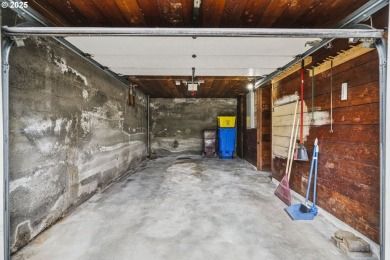 Investor's Special! Welcome to this delightful late-1930s on  in Oregon - for sale on GolfHomes.com, golf home, golf lot
