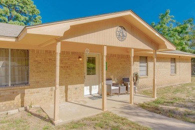 This 3 bedroom, 2 bath, brick home is the perfect home for a on Hide-A-Way Lake Golf Course in Texas - for sale on GolfHomes.com, golf home, golf lot