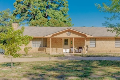 This 3 bedroom, 2 bath, brick home is the perfect home for a on Hide-A-Way Lake Golf Course in Texas - for sale on GolfHomes.com, golf home, golf lot