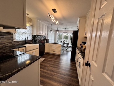 Luxury Lakefront Living on Tellico Lake in Rarity Bay with an on Rarity Bay Country Club - Loudon in Tennessee - for sale on GolfHomes.com, golf home, golf lot