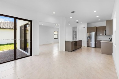 Welcome to this move-in ready 3-bedroom, 2.5-bath townhouse in on Panther Run Golf Club in Florida - for sale on GolfHomes.com, golf home, golf lot