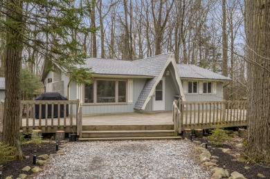 BACK ON MARKET! Cozy 2 bed 1 bath chalet home in golf community on Pocono Farms Country Club in Pennsylvania - for sale on GolfHomes.com, golf home, golf lot