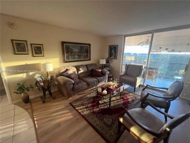 Attention! Price reduced! Sellers are relocating and are very on Pembroke Lakes Golf Club in Florida - for sale on GolfHomes.com, golf home, golf lot