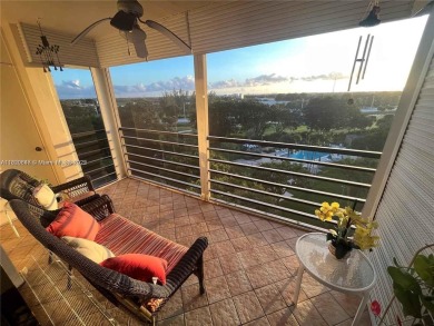 Attention! Price reduced! Sellers are relocating and are very on Pembroke Lakes Golf Club in Florida - for sale on GolfHomes.com, golf home, golf lot