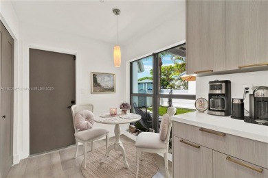 Stunning fully renovated 3-bed, 2-bath townhouse in The on Jim McLean Signature Course in Florida - for sale on GolfHomes.com, golf home, golf lot