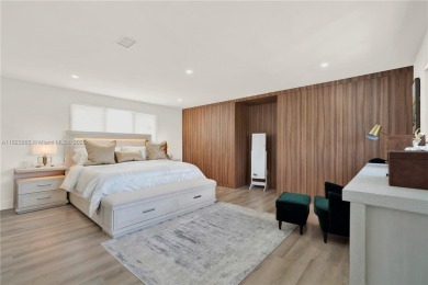 Stunning fully renovated 3-bed, 2-bath townhouse in The on Jim McLean Signature Course in Florida - for sale on GolfHomes.com, golf home, golf lot