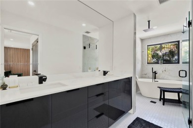 Stunning fully renovated 3-bed, 2-bath townhouse in The on Jim McLean Signature Course in Florida - for sale on GolfHomes.com, golf home, golf lot