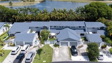 Stunning fully renovated 3-bed, 2-bath townhouse in The on Jim McLean Signature Course in Florida - for sale on GolfHomes.com, golf home, golf lot