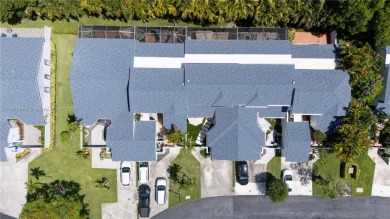 Stunning fully renovated 3-bed, 2-bath townhouse in The on Jim McLean Signature Course in Florida - for sale on GolfHomes.com, golf home, golf lot