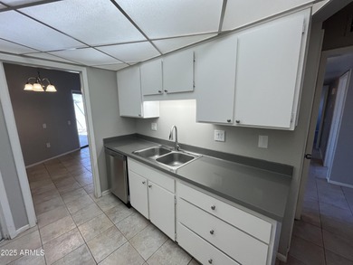 2 bedroom home with tile flooring through out home. Updated : on Sun City Riverview Golf Course in Arizona - for sale on GolfHomes.com, golf home, golf lot