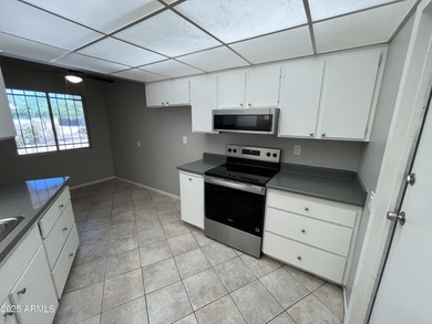 2 bedroom home with tile flooring through out home. Updated : on Sun City Riverview Golf Course in Arizona - for sale on GolfHomes.com, golf home, golf lot