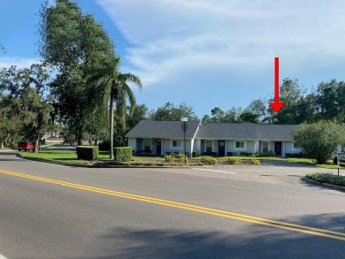 Enjoy maintenance-free living in this well-maintained 2-bedroom on Beacon Woods Golf Club in Florida - for sale on GolfHomes.com, golf home, golf lot