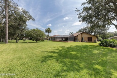 Come take a look at this beautiful 3 bedroom 2.5 bathroom solid on Spruce Creek Golf Club in Florida - for sale on GolfHomes.com, golf home, golf lot