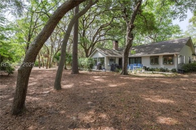 Completely renovated 2024/2025! Brand new kitchen, bathrooms on Port Royal Golf and Racquet Club in South Carolina - for sale on GolfHomes.com, golf home, golf lot