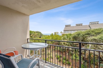 Don't miss this rare opportunity to own a fully furnished on Amelia Island Plantation - Oakmarsh in Florida - for sale on GolfHomes.com, golf home, golf lot