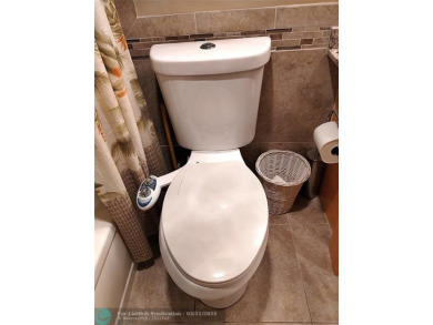 TURN KEY 900 SQ FT 1 BEDROOM IN PRESTIGIOUS ARUBA. EVERYTHING on Wynmoor Golf Course in Florida - for sale on GolfHomes.com, golf home, golf lot
