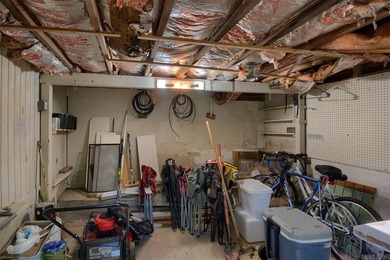 Impeccably updated and in a great location within walking on DeSoto Golf Course in Arkansas - for sale on GolfHomes.com, golf home, golf lot