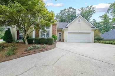 || BRAND NEW GARAGE DOOR || CORNER LOT || || NEW ROOF || || NEW on Mirror Lake Golf Club in Georgia - for sale on GolfHomes.com, golf home, golf lot